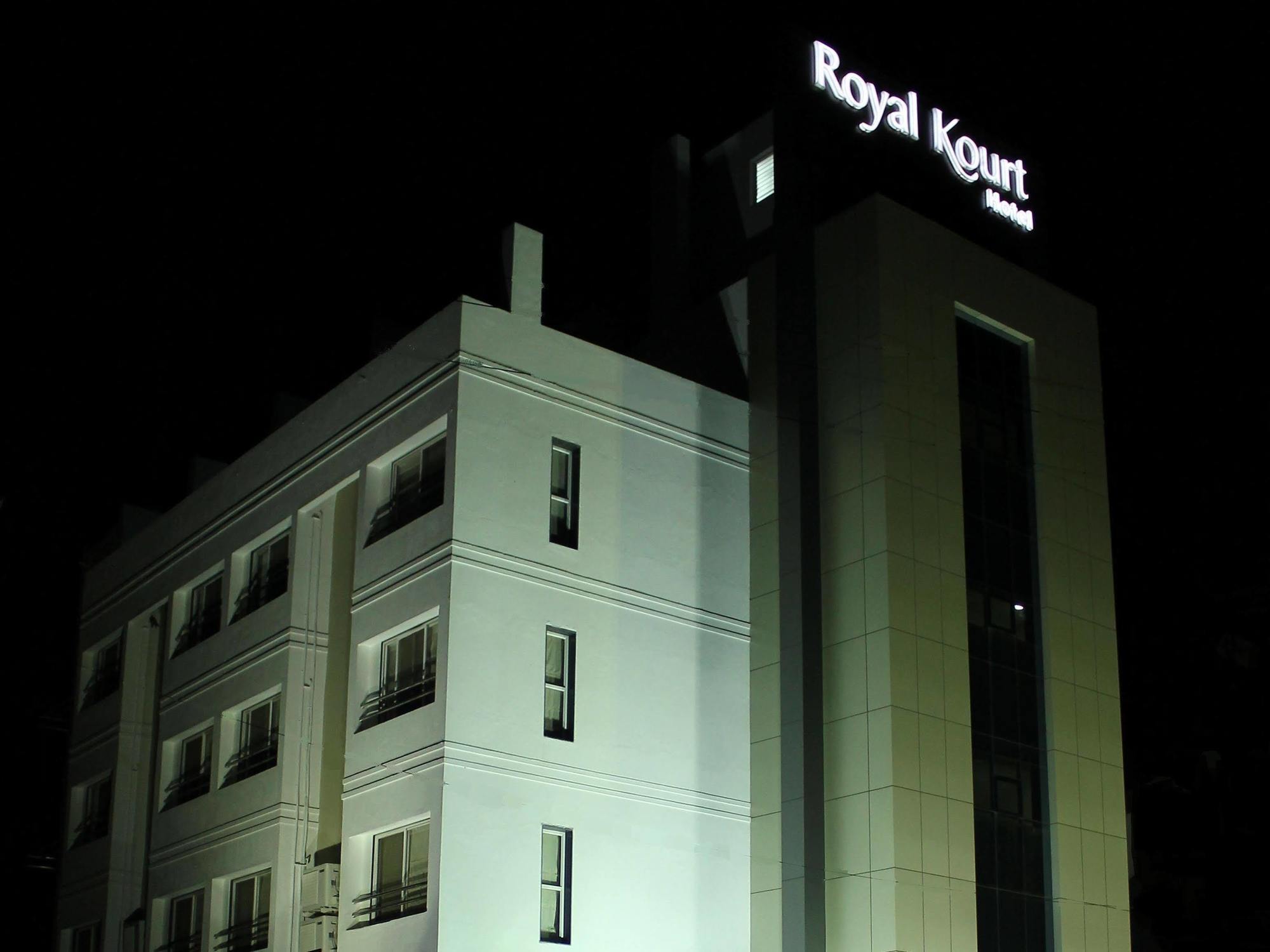 Hotel Treebo Trend Royal Kourt Aurangabad Zewnętrze zdjęcie